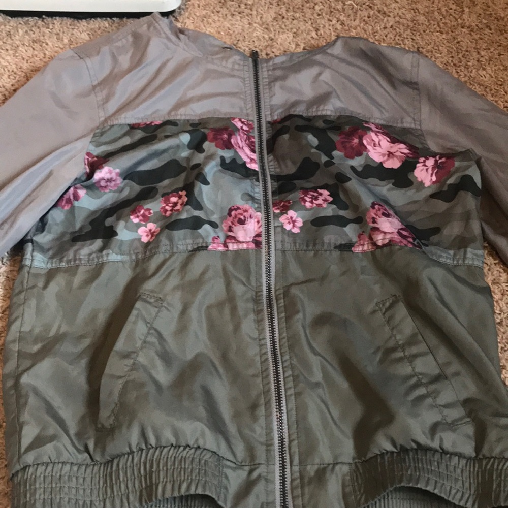 zumiez wind breaker